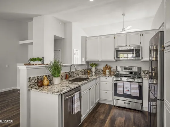 996 Petes Way, Sparks, NV 89434