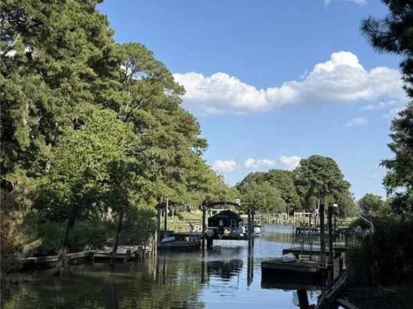 214 S Blake Rd, Norfolk, VA 23505