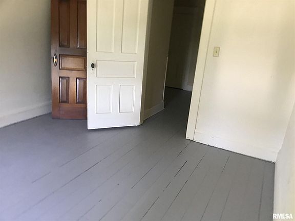 3rd image of 1426 42nd Ave