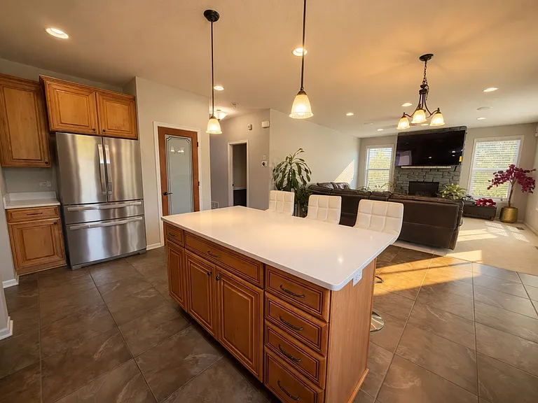 1443 Bethesda Cir — Photo 11