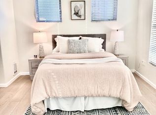 1121 40th St APT 1301, Emeryville, CA 94608