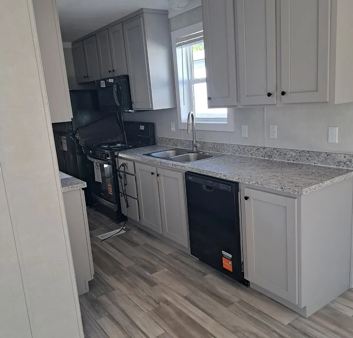 2 bed, 760 sqft, $1,002 — Photo 3