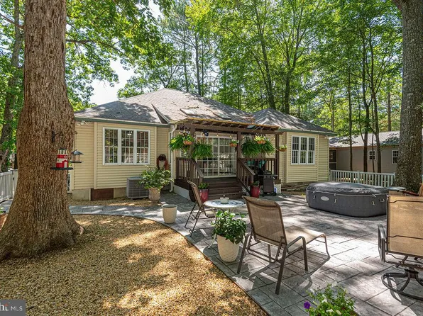 1036 Ocean Pkwy, Ocean Pines, MD 21811