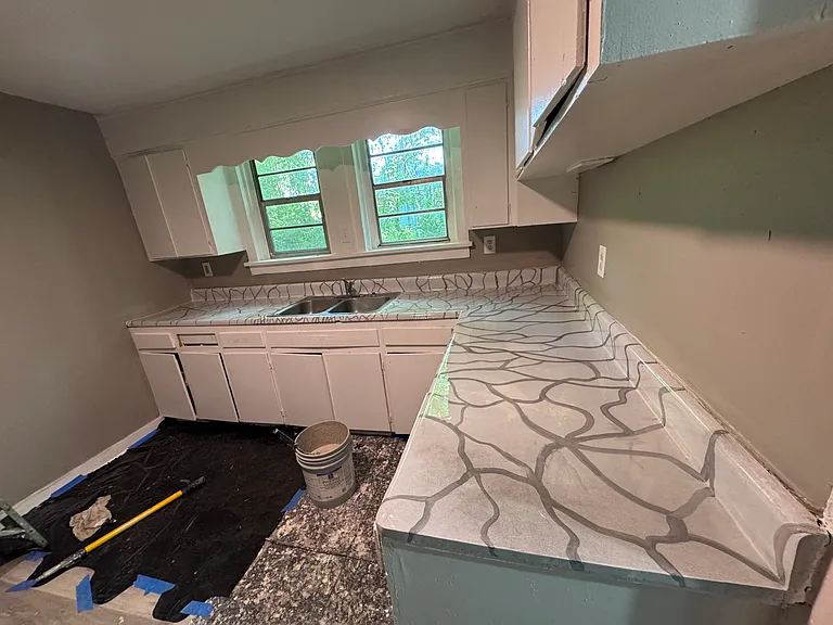 200 W 19th St — Photo 6
