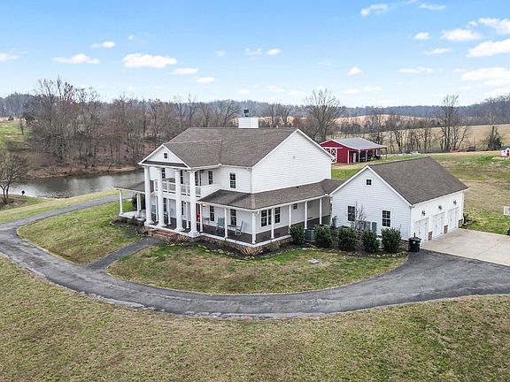 4th image of 1103 Rogues Fork Rd