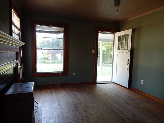 2nd image of 211 Benita Dr