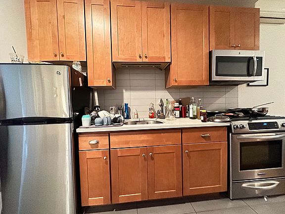 4th image of 65 Richardson St APT 1R