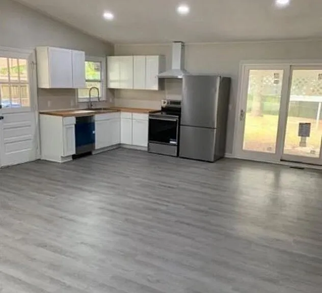 1615 Morehead Ave — Photo 9