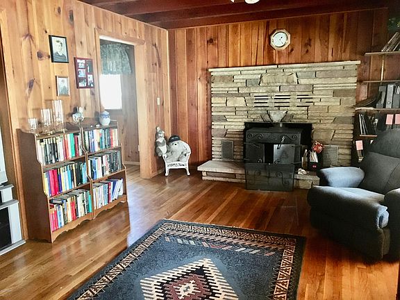 5th image of 3182 Rainbow Lake Dr