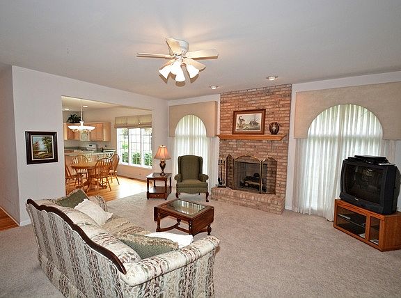 3rd image of 9186 Arbour Walk Dr