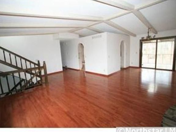 2nd image of 401 Brandywine Dr