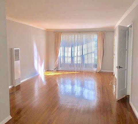 3rd image of 925 N Sweetzer Ave APT 5