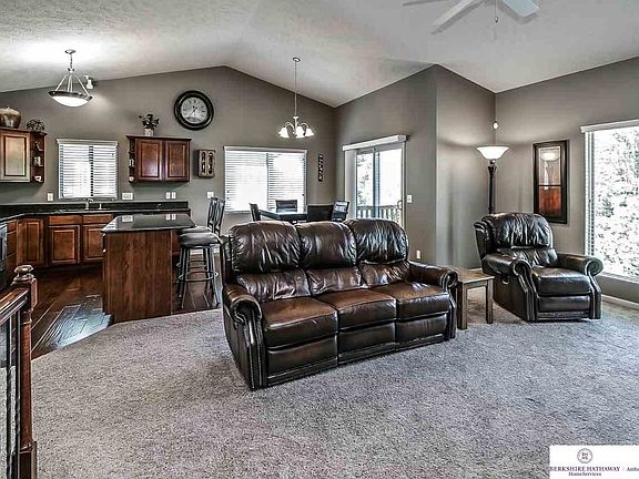 4th image of 5002 N 165th St