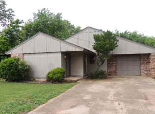 1405 Autumn Dr, Moore, OK 73160