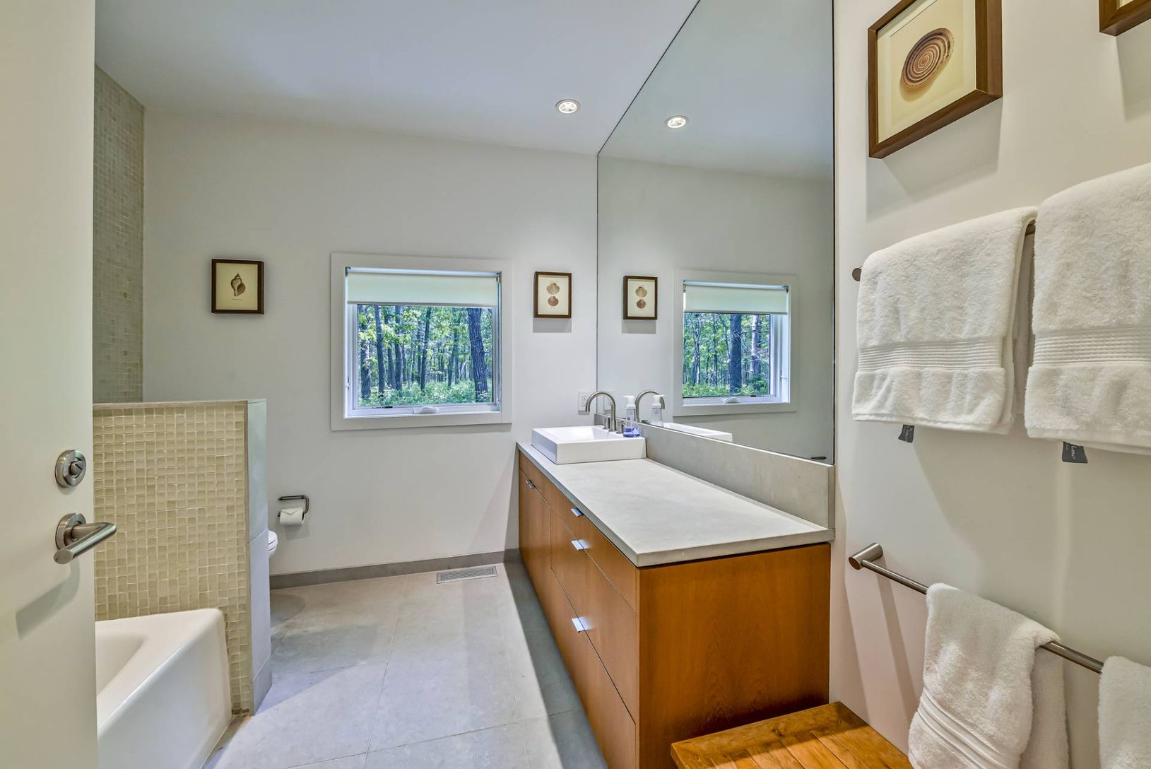 First Floor Guest En-Suite Bathroom