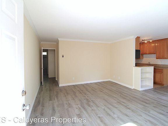 3rd image of 1419 S Bundy Dr #1