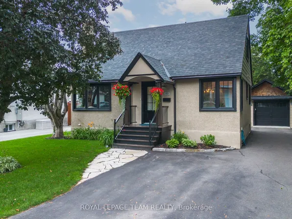 185 Camelia Ave, Ottawa, ON K1K 2X7