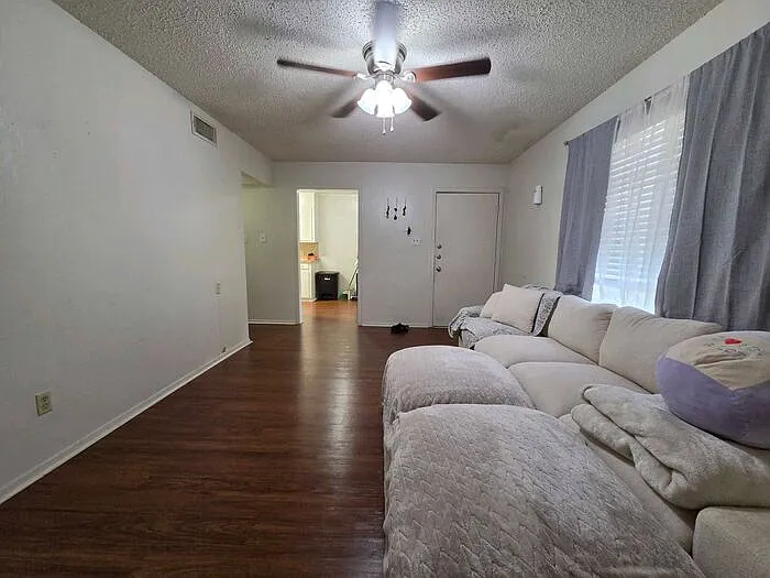 110 Texas Ave