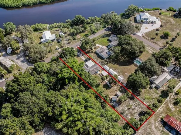 1217 Sweeney Dr, Ruskin, FL 33570