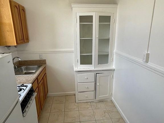 2nd image of 1067 Valencia St #11