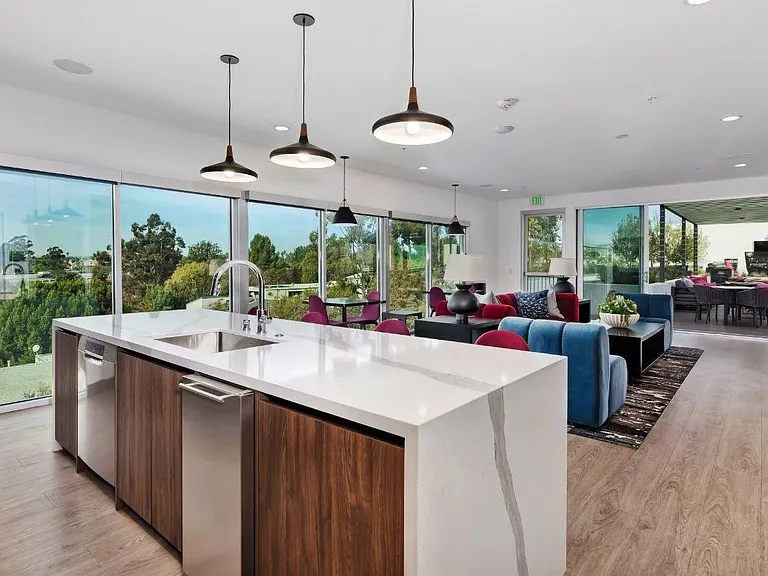 Vida Studio City — Photo 2