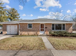 617 S 1st St, Dundee, IL 60118