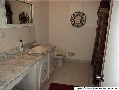 4th image of 41 Spartan Ave