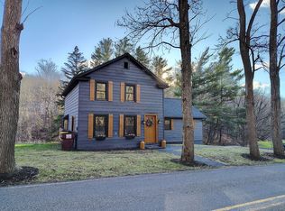 60 Michael Rd, East Greenbush, NY 12061