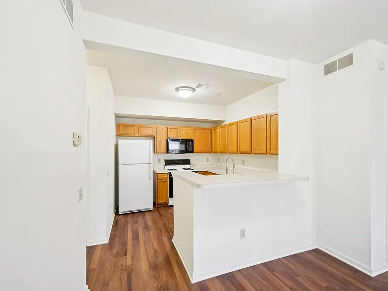 Spring Creek Apartments — Photo 24