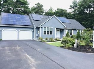 14 Candle Paper Ln, Wareham, MA 02571