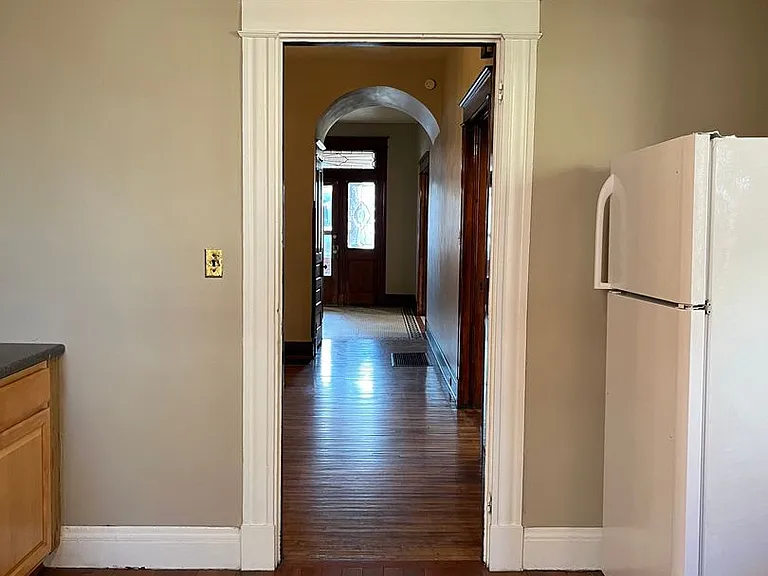2102 Maryland Ave — Photo 8