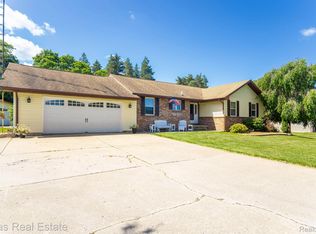 1250 E Cook Rd, Grand Blanc, MI 48439