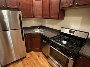 343 Park Ave APT 3, Glencoe, IL 60022