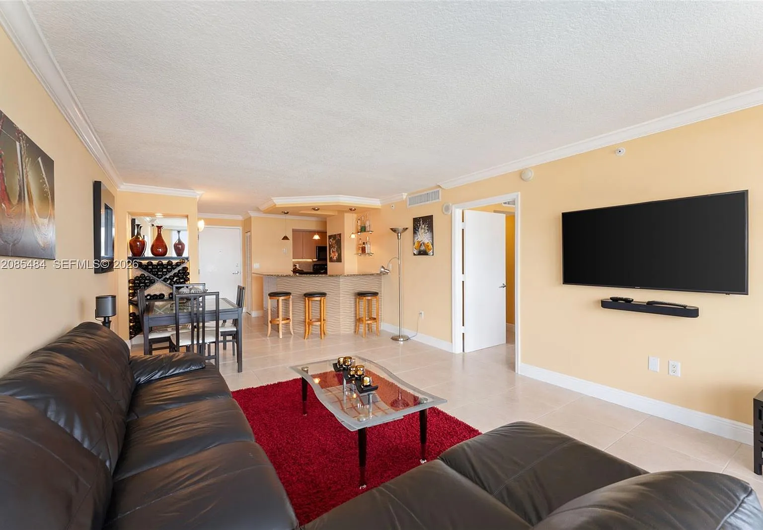 The Collins Condo — Photo 4