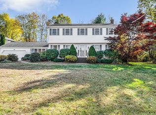 37 Berkeley Dr, Chelmsford, MA 01824
