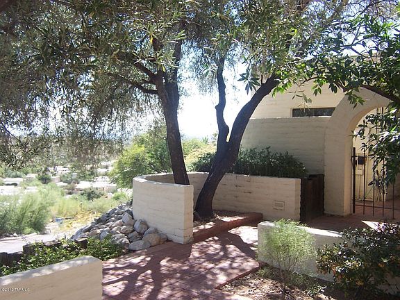 2nd image of 5481 N Camino De La Culebra