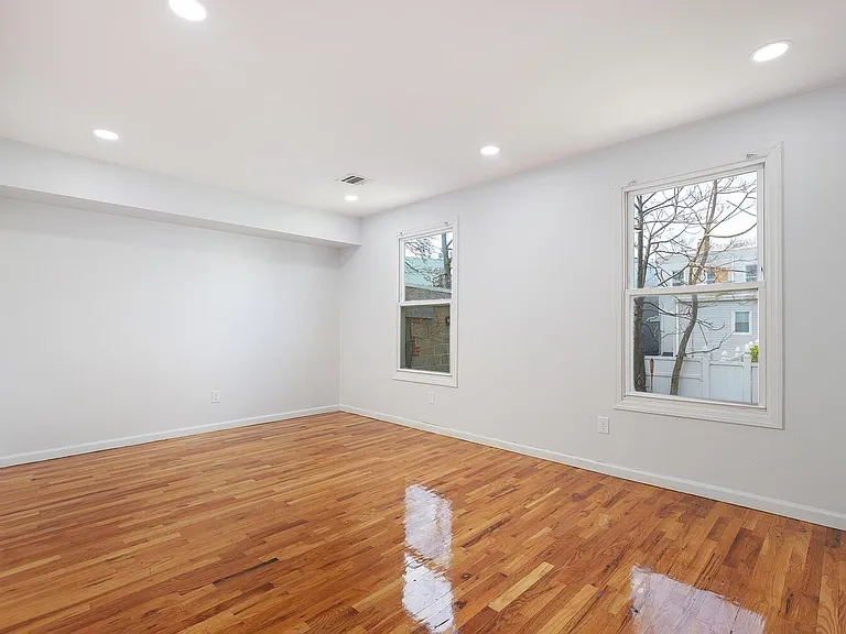 131 Armstrong Ave #1 — Photo 11