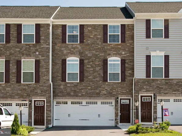152 Trout Lily Dr, Lake Frederick, VA 22630