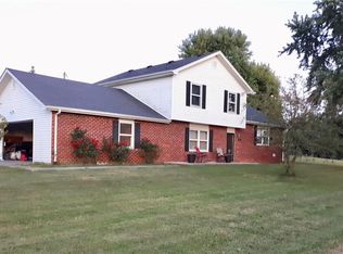 2865 Peach St, Columbus, IN 47203