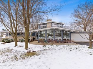 852 N Martin Dr, Palatine, IL 60067