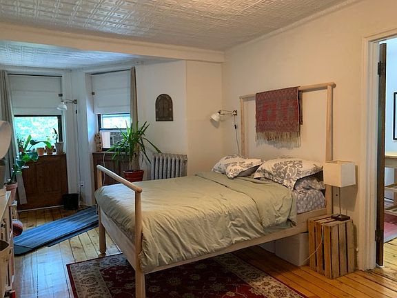 3rd image of 813 President St #4