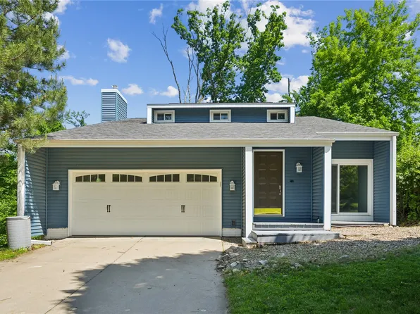 2312 Chestnut Ct NE, Cedar Rapids, IA 52402