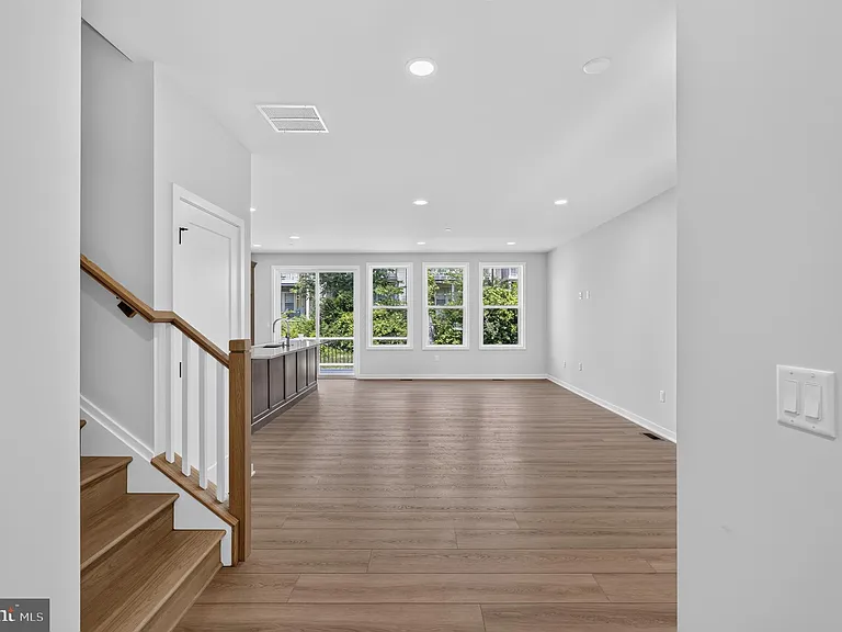 44 Grayson Ln — Photo 8