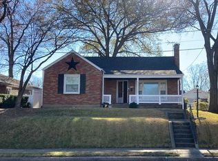 1025 Monroe St, Saint Charles, MO 63301