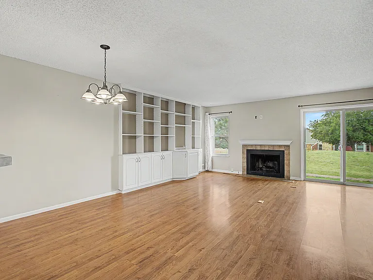 440 W Rockrimmon Blvd #C — Photo 5