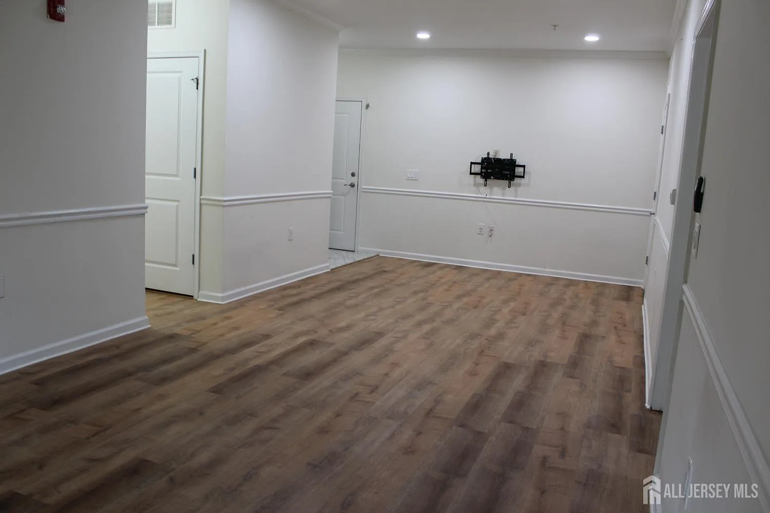 2 bed, 2.0 bath, 1166 sqft, $2,550 — Photo 3