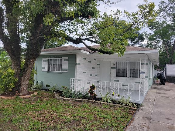 2nd image of 1410 E Lake Ave
