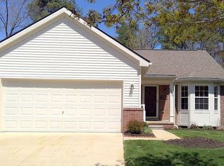 9849 Tioga Trl, Pinckney, MI