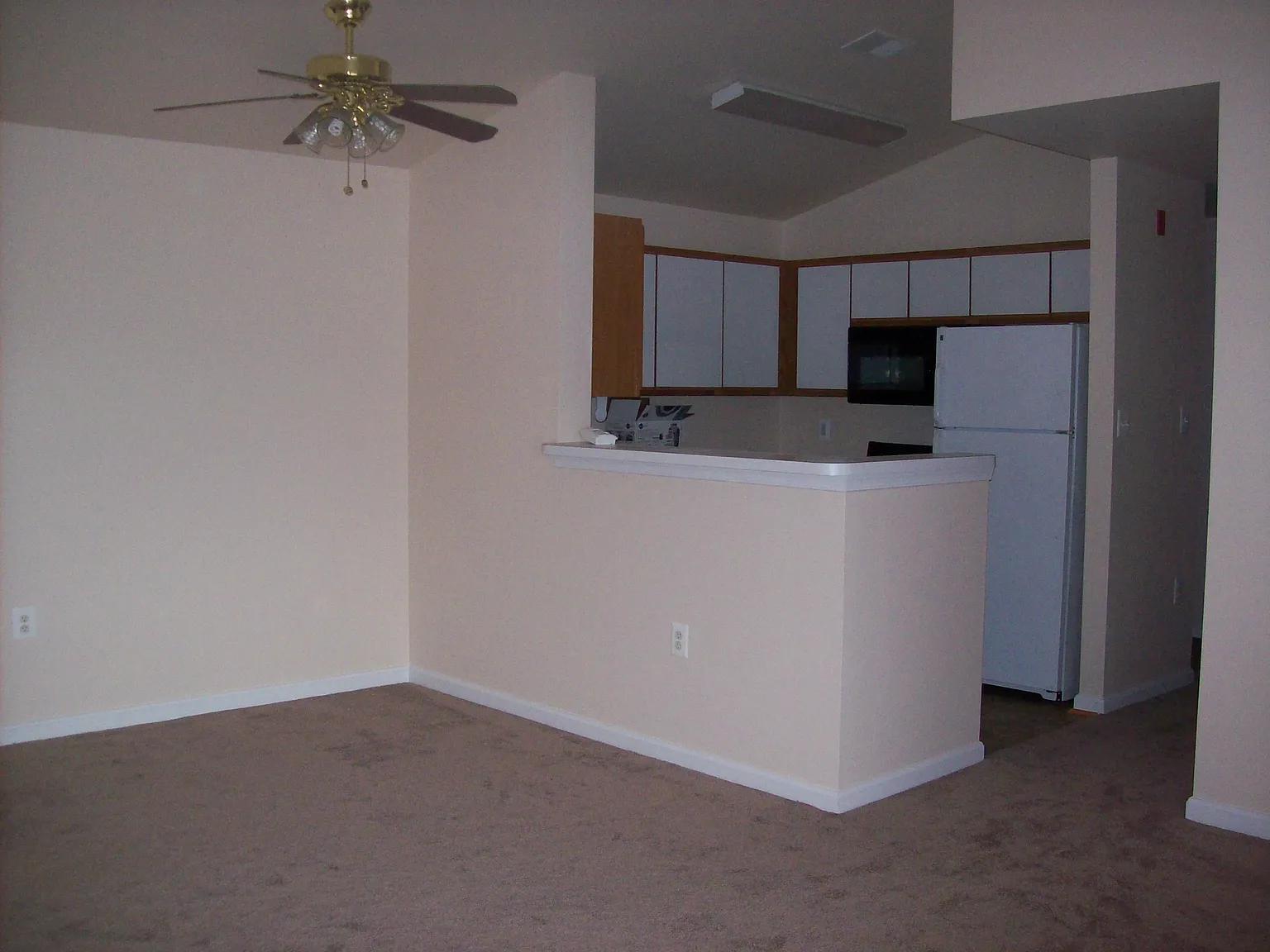 653 Constellation Sq SE — Photo 3