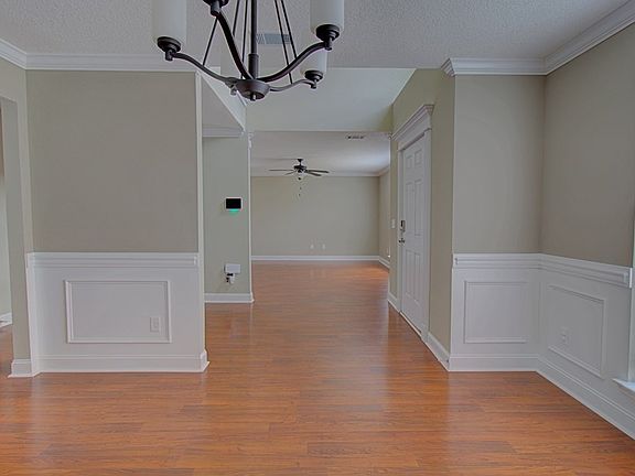 4th image of 160 Grandview Dr